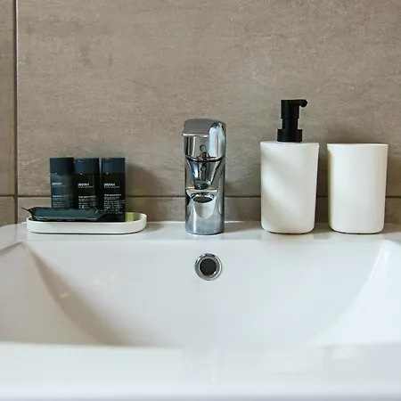 Apartment Phaedrus Living Cityview Luxury Flat Walnut Grove *