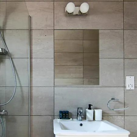 Apartment Phaedrus Living Cityview Luxury Flat Walnut Grove *